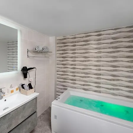 Appartamento Modern Flat With Garden And Jacuzzi Ixia (Rhodes)
